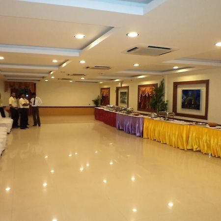 Hotel Royal Sathyam Tiruchirappalli Bagian luar foto