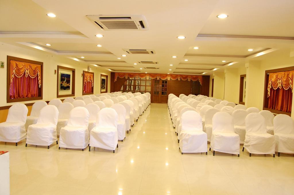 Hotel Royal Sathyam Tiruchirappalli Bagian luar foto