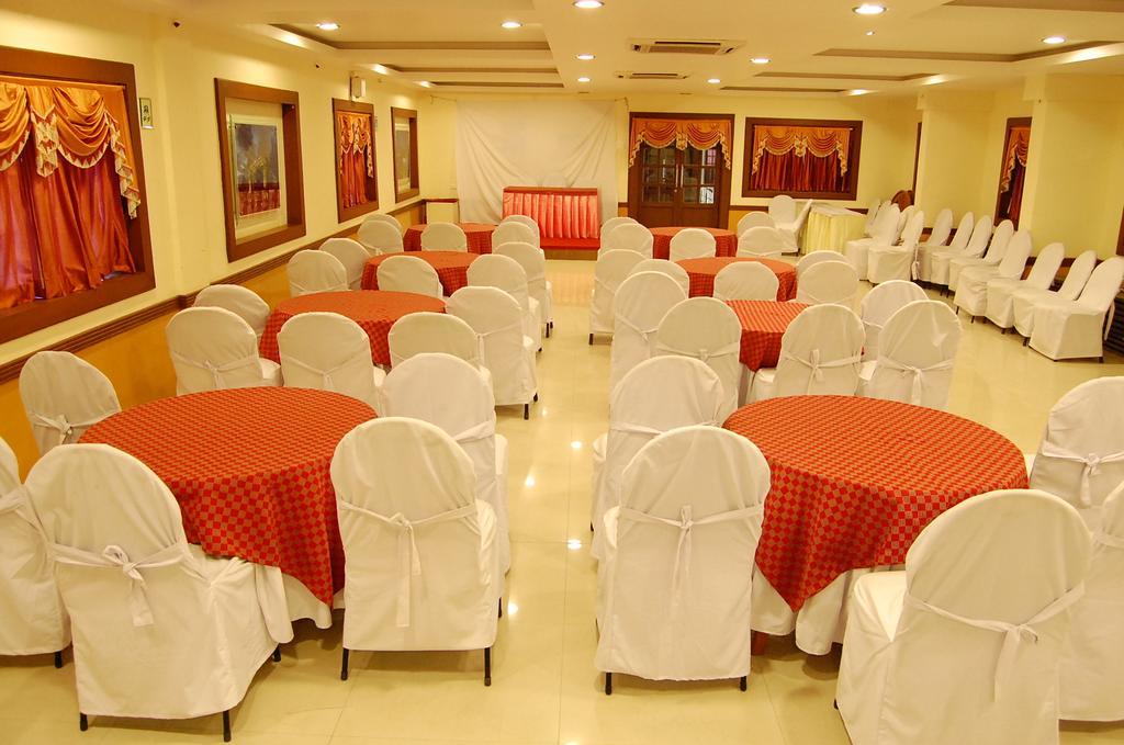 Hotel Royal Sathyam Tiruchirappalli Bagian luar foto