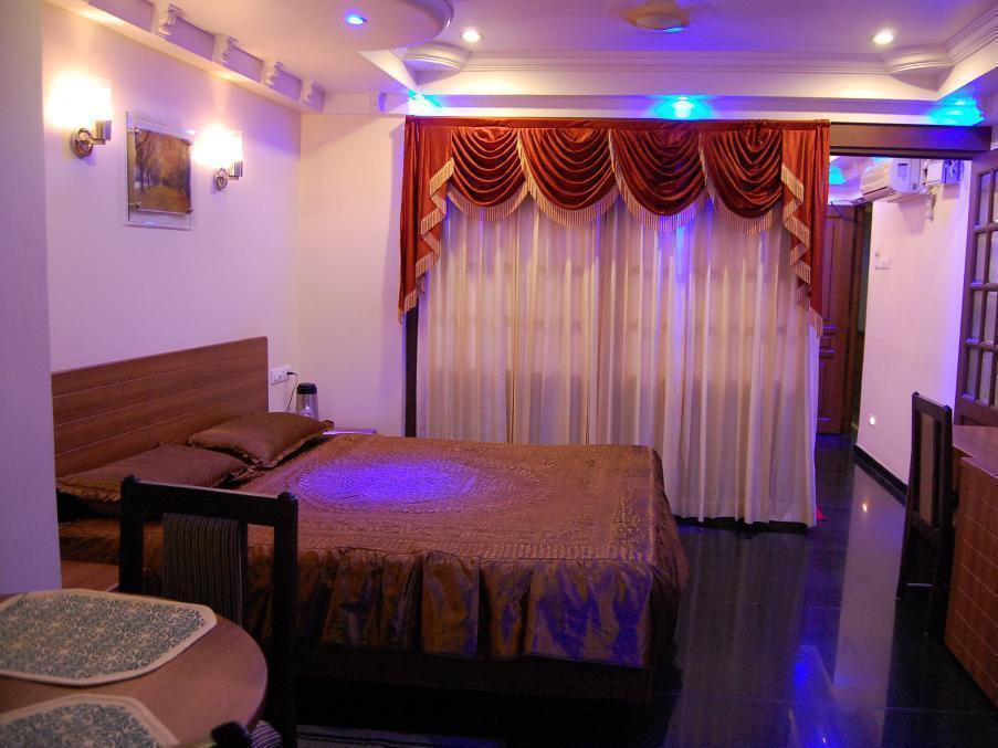 Hotel Royal Sathyam Tiruchirappalli Bagian luar foto