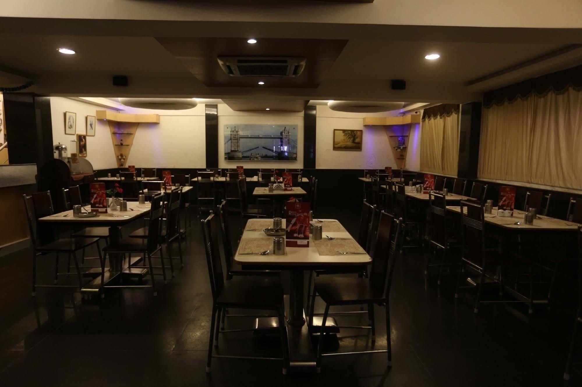 Hotel Royal Sathyam Tiruchirappalli Bagian luar foto